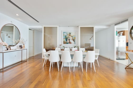 Stylish Luxury Apartment in Prominent DIFC Residence, picture 6