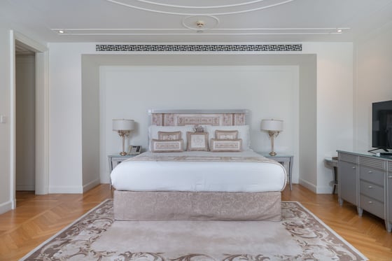 Designer Luxury Penthouse Apartment in Culture Village, picture 16