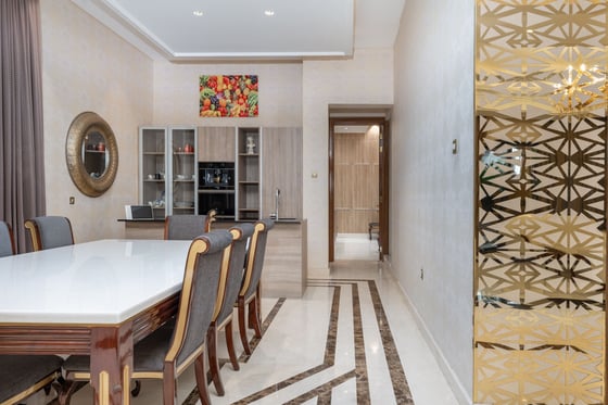 Vacant on Transfer | Luxury Beachfront Villa with Epic Entertainment Space on Pearl Jumeirah, picture 17