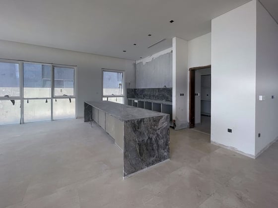 Brand New Modern 6 Bed Villa in Golf Place, picture 2