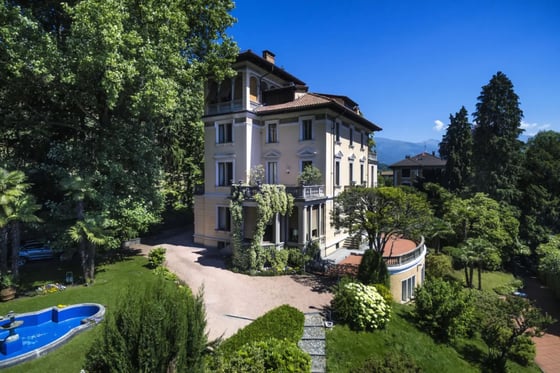 Prestigious Historical Villa with Lake View, picture 3