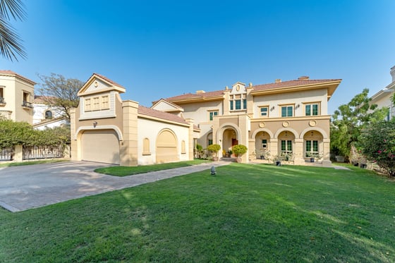 Private and Luxurious Master View Villa in Jumeirah Islands, picture 24