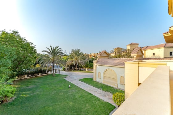 Private and Luxurious Master View Villa in Jumeirah Islands, picture 13
