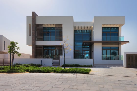 Contemporary Lagoon View Mansion Villa in Mohammed Bin Rashid City, picture 1