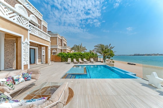 Stunningly Upgraded Luxury Villa on Palm Jumeirah, picture 1