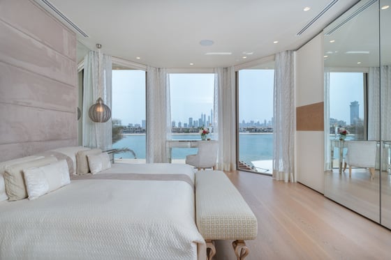 Stunning Beachfront Villa with Pool on Palm Jumeirah, picture 14