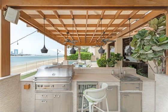 Stunning Beachfront Villa with Pool on Palm Jumeirah, picture 26