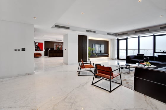 Chic Full Floor Penthouse Apt. in Downtown Dubai, picture 6