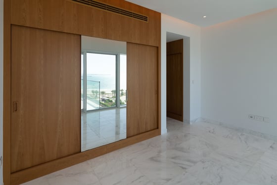 Brand New Beachfront Luxury Apartment on Jumeirah Beach Residence, picture 9