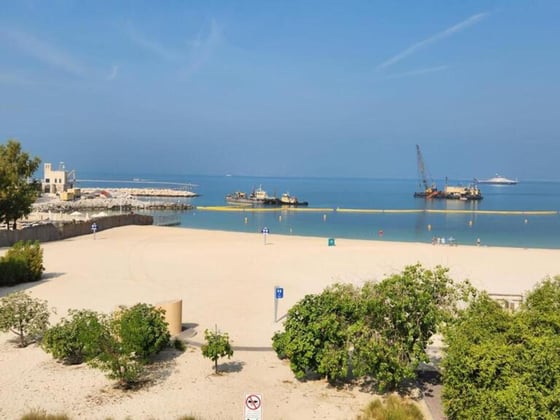 Vast Beachfront Compound with Renovation Potential in Jumeirah, picture 26