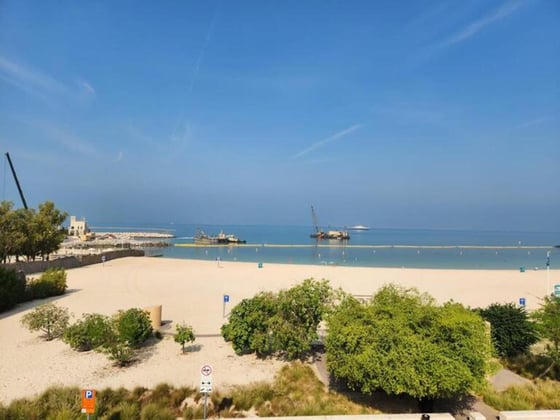 Vast Beachfront Compound with Renovation Potential in Jumeirah, picture 24