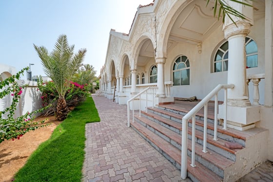 Vast Beachfront Compound with Renovation Potential in Jumeirah, picture 16