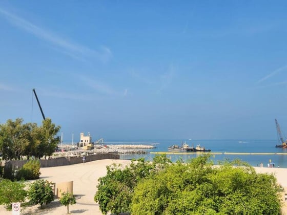Vast Beachfront Compound with Renovation Potential in Jumeirah, picture 29