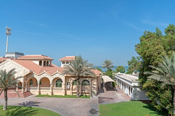 Vast Beachfront Compound with Renovation Potential in Jumeirah, picture 20