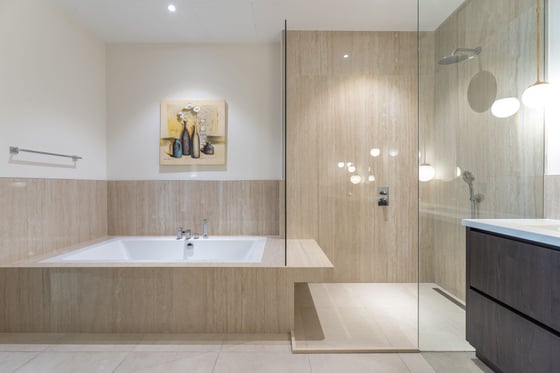 Newly Upgraded Luxury Apartment on Palm Jumeirah, picture 29