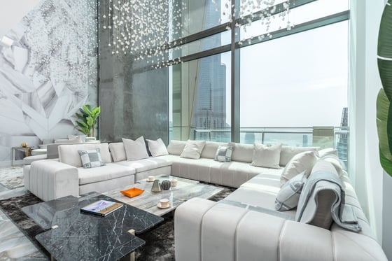 Video tour for Luxury Triplex Penthouse Apartment in Downtown Dubai