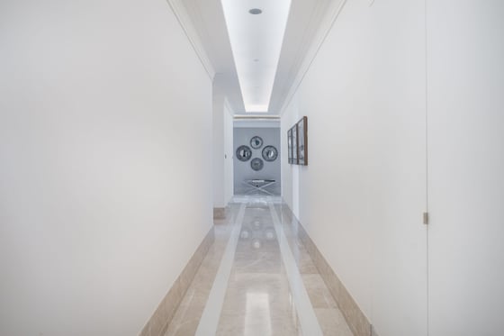 Full Floor Luxury Apartment in Downtown Dubai, picture 20