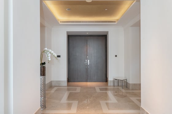Full Floor Luxury Apartment in Downtown Dubai, picture 12