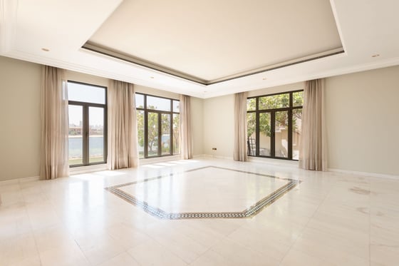Large Layout | 6 Bedroom | Skyline views, picture 4
