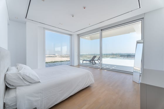 Modern Penthouse with Panoramic Views in Al Barari, picture 13