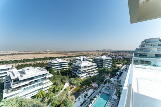 Modern Penthouse with Panoramic Views in Al Barari, picture 6