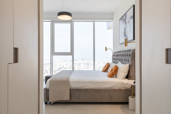 City Centre Apartment with Sea and Skyline Views in Wasl1 Residence, picture 1