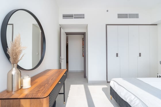 Luxury Apt for families in Wasl1 overlooking Zabeel Park and City Skyline, picture 17