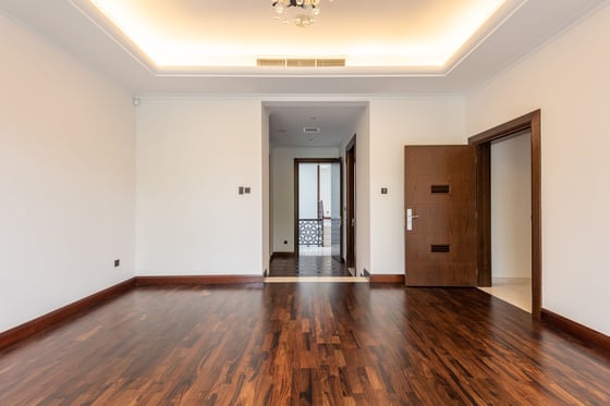 Beautifully Maintained Lake View Luxury Villa in Al Barari, picture 8