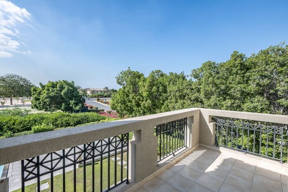 Upgraded and Extended Luxury Villa in Jumeirah Islands, picture 20