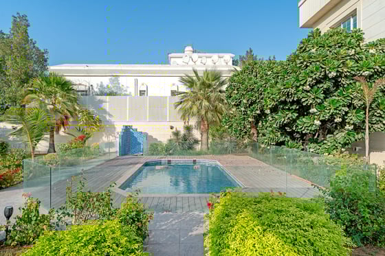 Luxury Villa with Private Pool in Umm Suqeim 3, picture 12