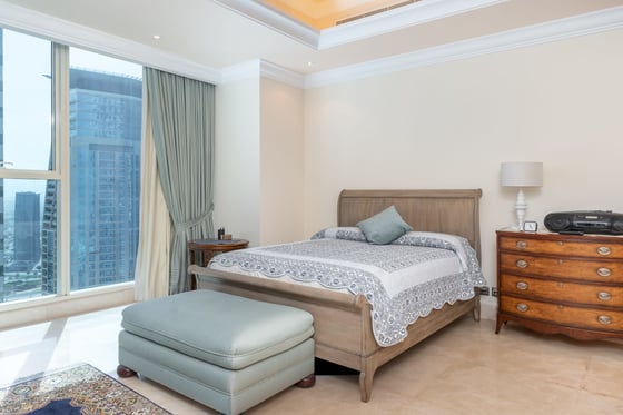 Exquisite Half Floor Penthouse Apartment with Sea Views in Dubai Marina, picture 10