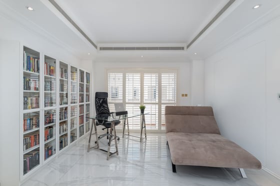 Beautifully Upgraded Luxury Villa in Jumeirah Golf Estates, picture 7