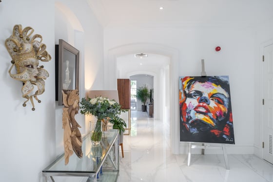 Beautifully Upgraded Luxury Villa in Jumeirah Golf Estates, picture 17