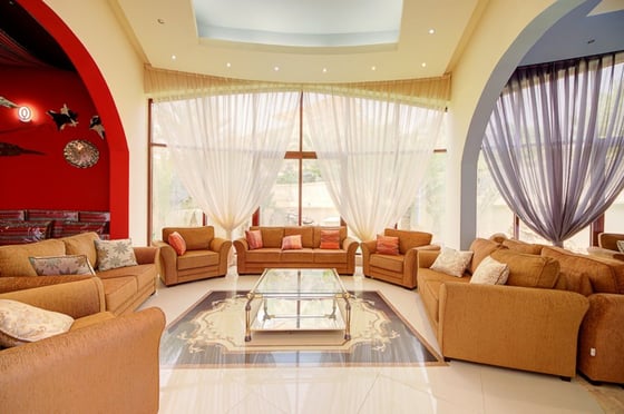 Grand Luxury Villa with Lake Views in Emirates Hills, picture 3