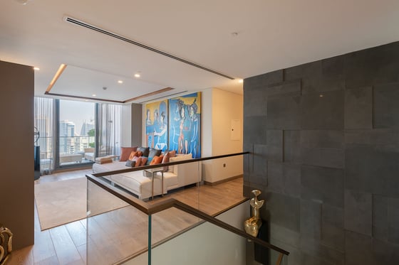 Spectacular 4 Bed Penthouse in the heart of Marina, picture 8