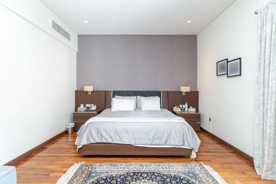 Stylishly Upgraded Villa in Jumeirah Islands, picture 21