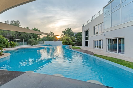 Designer Villa with Spectacular Views in Emirates Hills, picture 2