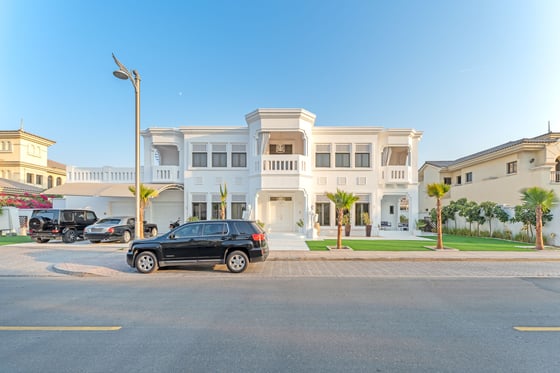 Large Plot Upgraded Beach Front Villa on Palm Jumeirah, picture 43