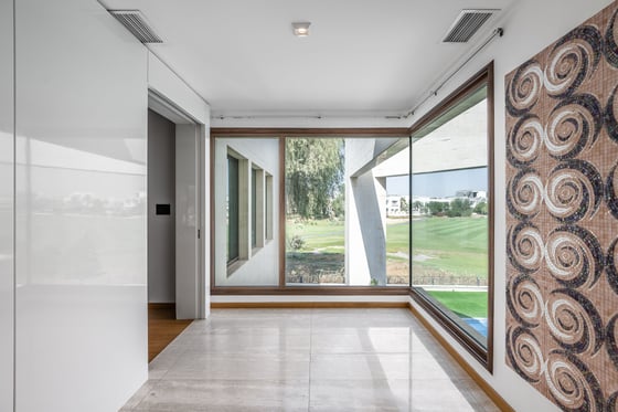 Bespoke Villa in Emirates Hills with Golf Course Views, picture 14