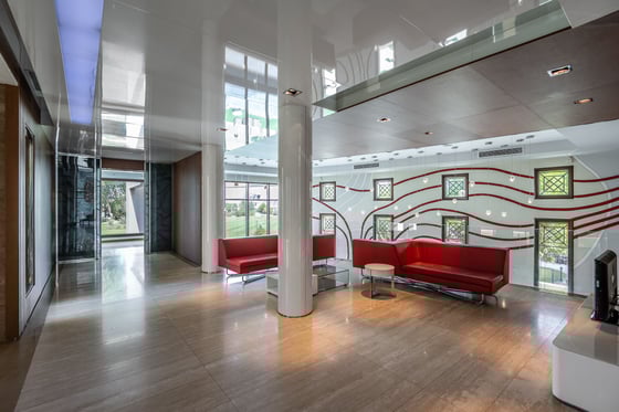 Bespoke Villa in Emirates Hills with Golf Course Views, picture 6