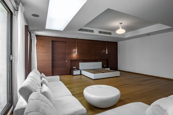 Bespoke Villa in Emirates Hills with Golf Course Views, picture 9