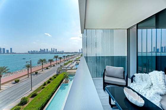 Luxury &amp; Bright Apartment with Arabian Gulf Views, picture 15
