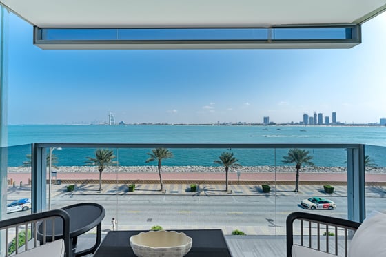 Luxury &amp; Bright Apartment with Arabian Gulf Views, picture 14