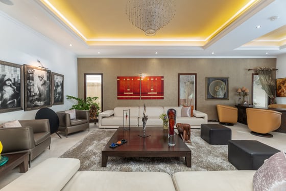Elegant Villa in Emirates Hills with Full Golf Views, picture 2