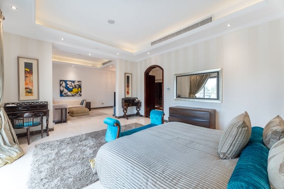 Elegant Villa in Emirates Hills with Full Golf Views, picture 24