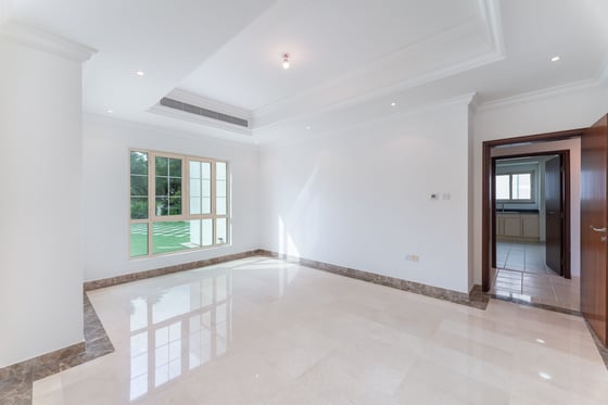 Luxury Entertainment Foyer Villa in Jumeirah Islands, picture 18