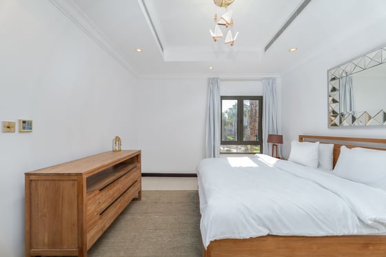 Semi-attached, Well-maintained 4BR Canal Cove Villa on Palm Jumeirah, picture 29