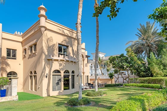 Semi-attached, Well-maintained 4BR Canal Cove Villa on Palm Jumeirah, picture 41
