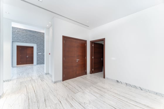 Vacant and Contemporary Type A 5 Bedroom Villa, picture 22