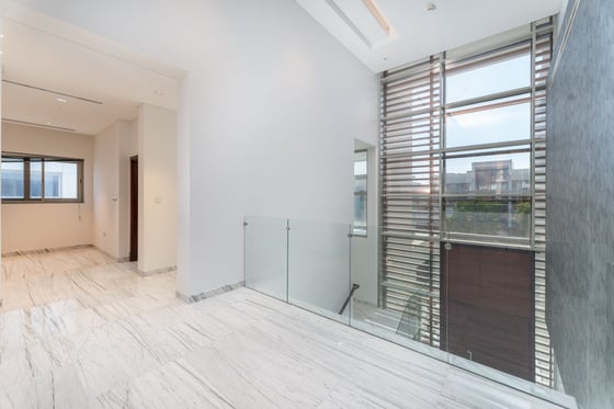 Vacant and Contemporary Type A 5 Bedroom Villa, picture 16